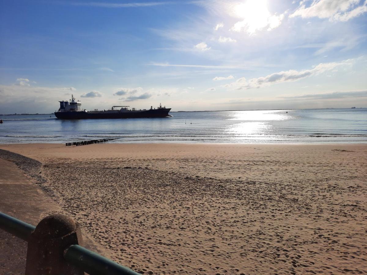 De Notenbalk Aan Zee Bed & Breakfast Vlissingen Dış mekan fotoğraf